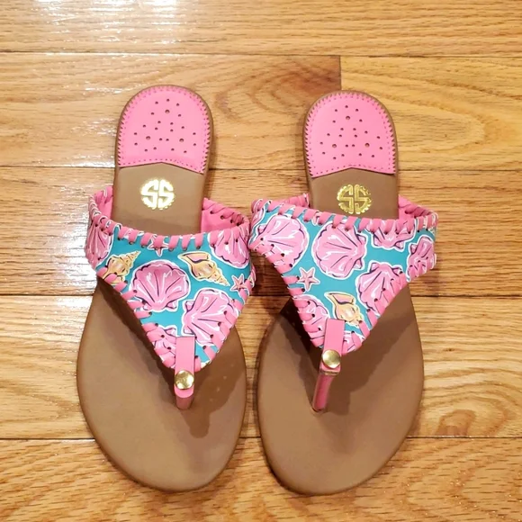 Simply Southern seashell flip flops - Picture 1 of 7